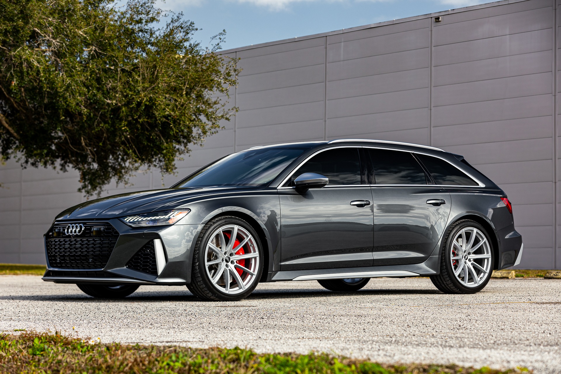 Used 2021 Audi RS 6 Avant 4.0T quattro Avant for sale $148,880 at McLaren Orlando LLC in Titusville FL 32780 1