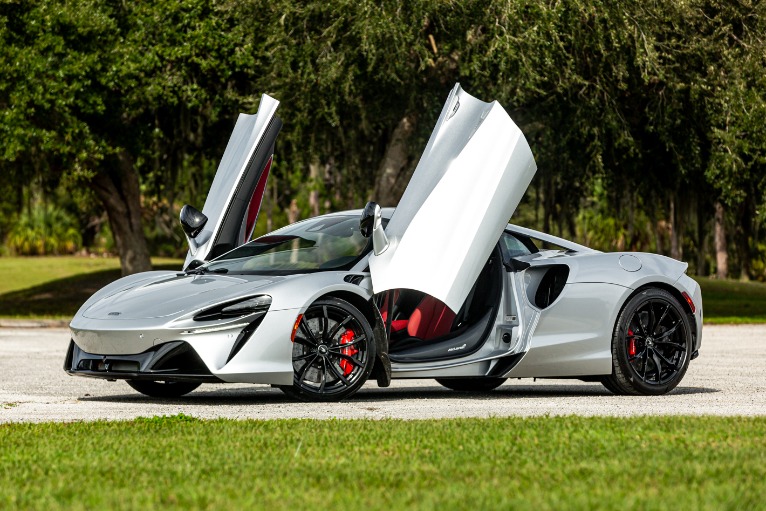 New 2023 McLaren Artura for sale Sold at McLaren Orlando LLC in Winter Park FL 32789 3