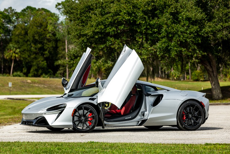 New 2023 McLaren Artura for sale $286,600 at McLaren Orlando LLC in Titusville FL 32780 4