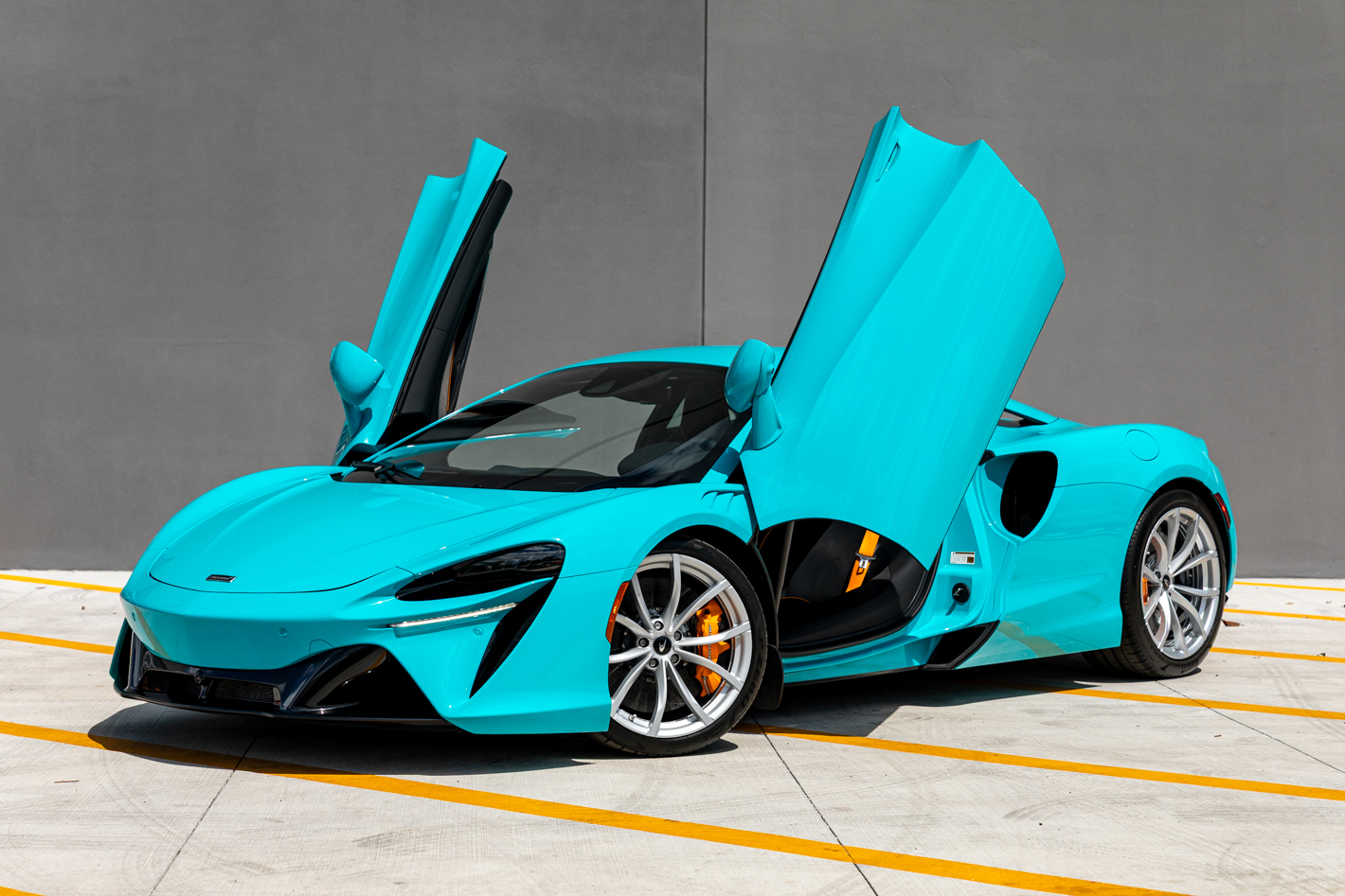 Used 2023 McLaren Artura Vision for sale $227,550 at McLaren Orlando LLC in Winter Park FL 32789 1