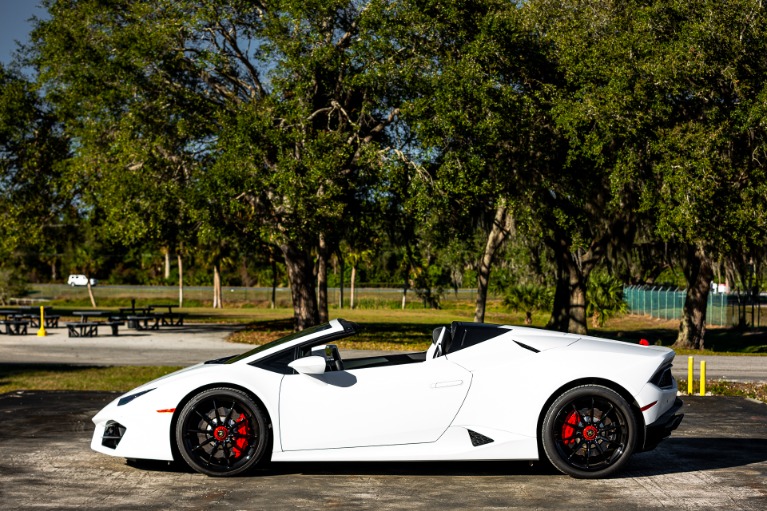 Used 2019 Lamborghini Huracan LP 580-2 Spyder for sale Sold at McLaren Orlando LLC in Titusville FL 32780 4